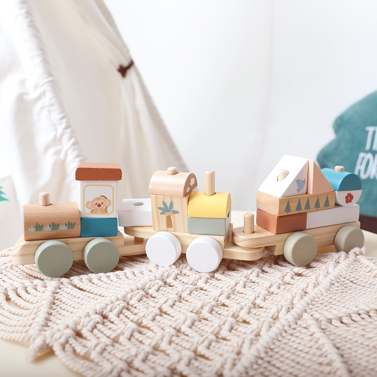 Guanyi Toys Play Train Blocks - Wooden Train Set for Toddlers 18M+ - detail close-up